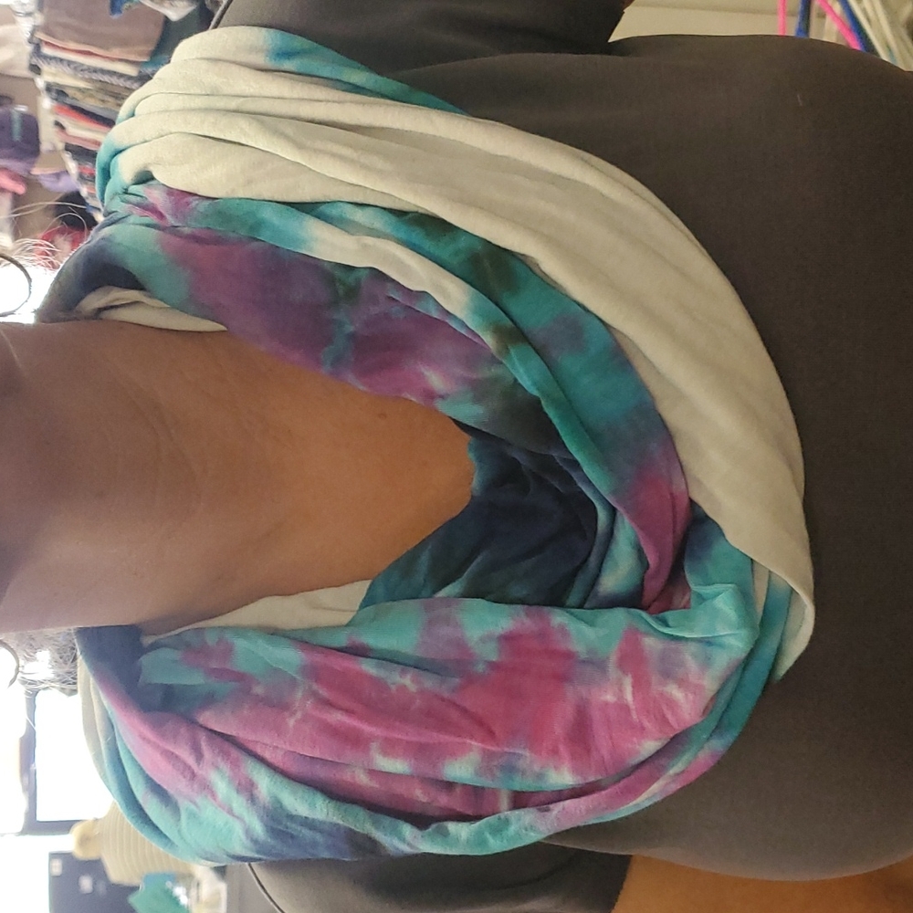 Brightly twisted Infiniti scarf